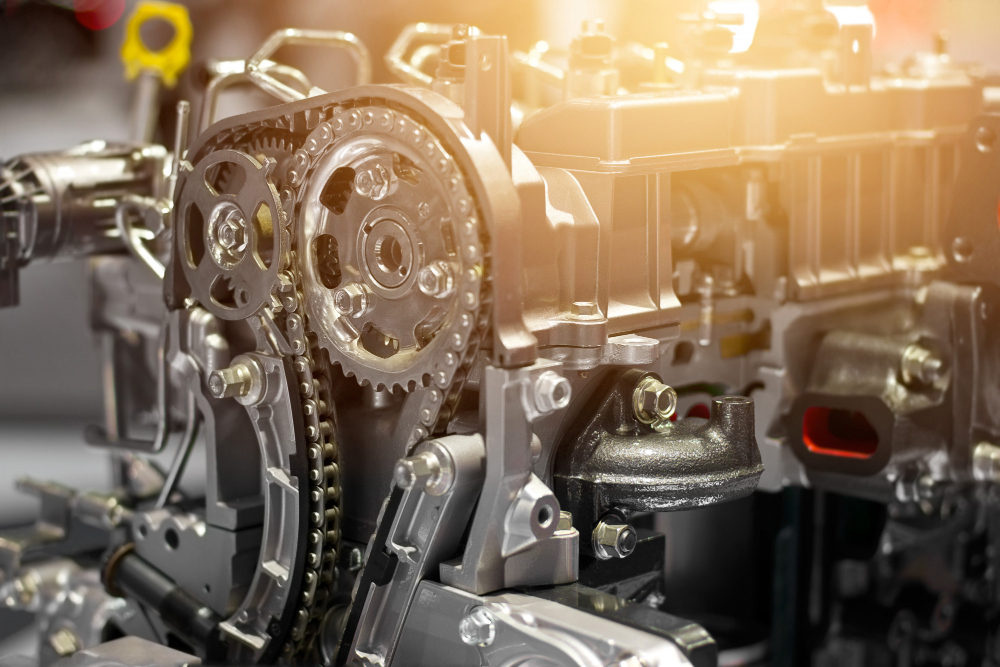Cadena de distribución y ruedas dentadas en un motor de gasolina moderno