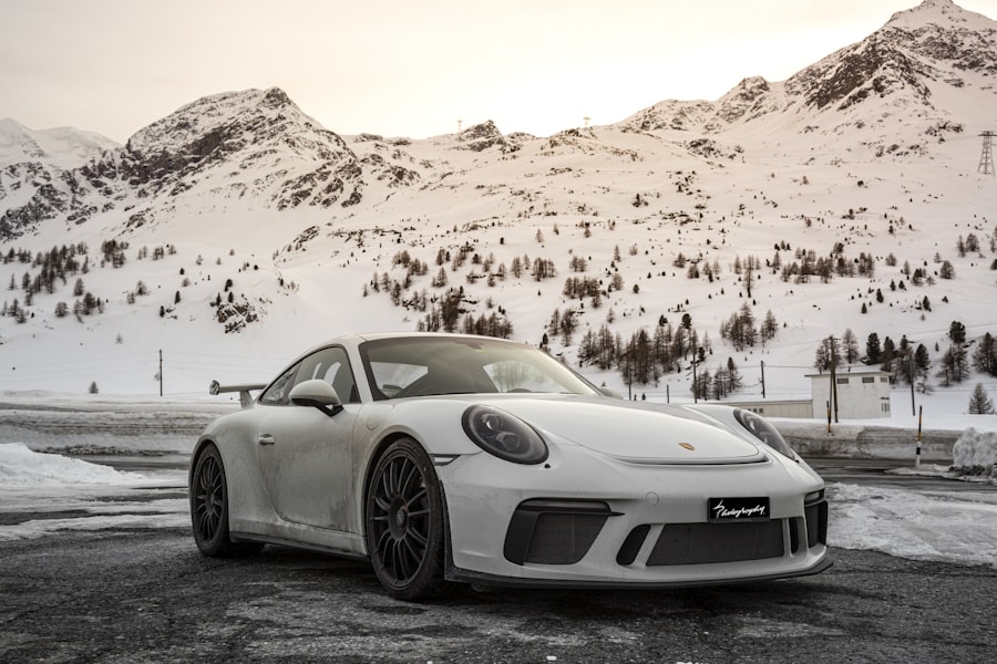 Motor bóxer 6 cilindros Porsche 911 Turbo S 2026 con sistema T-Hybrid y eTurbo